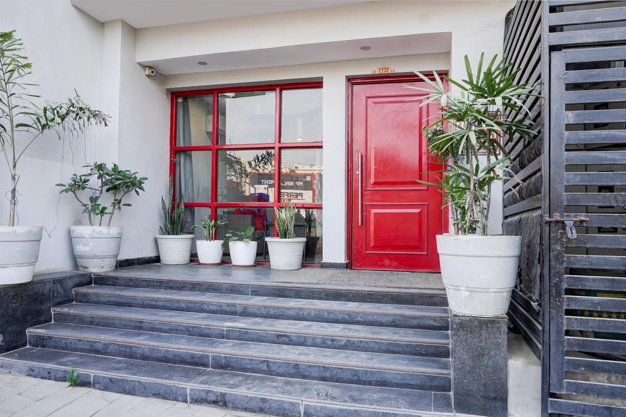 Super Townhouse Gomti Nagar Sector 6 Near Ekana Stadium Lucknow Exterior photo